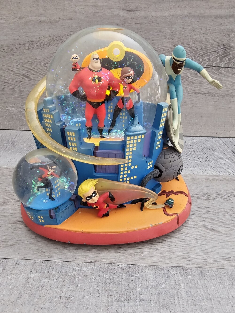 Disney Pixar The Incredibles Light Up Large Snow Globe Animation Decor WORKS!